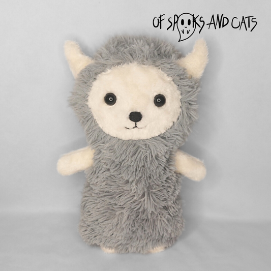 Toni das flauschige Schaf - Mittleres Kuscheltier - Sammlerstück