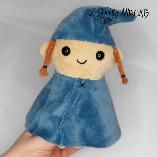 Yuna die Hexe - Kleines Kuscheltier Zauberer Magie Halloween - Sammlerstück