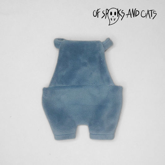 Latzhose für Fantasiefreunde - Stofftier Kleidung - Sammlerstück