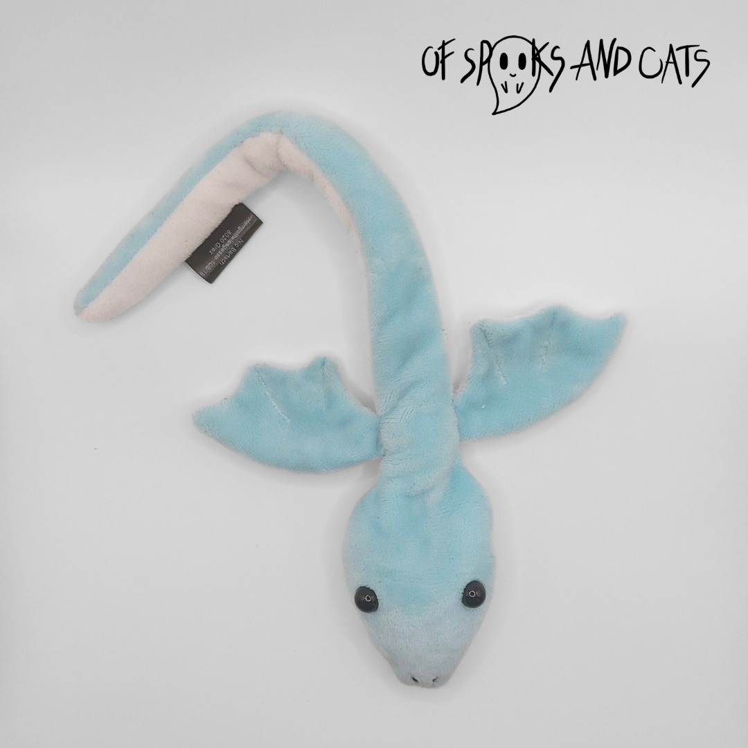 Arkti der Eisdrache - Mittleres Stofftier Drache Wyrm Fantasy - Sammlerstück - Sorgenfreund