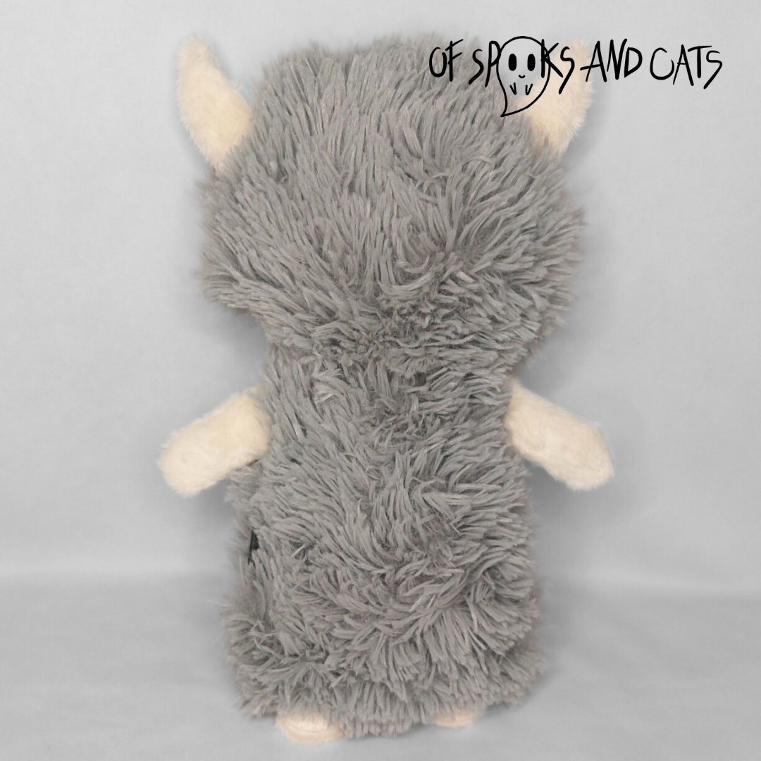 Toni das flauschige Schaf - Mittleres Kuscheltier - Sammlerstück