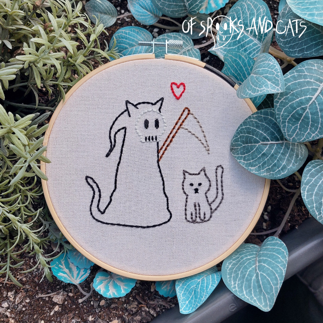 Katzensensenmann - Handgesticktes Bild ⌀16cm