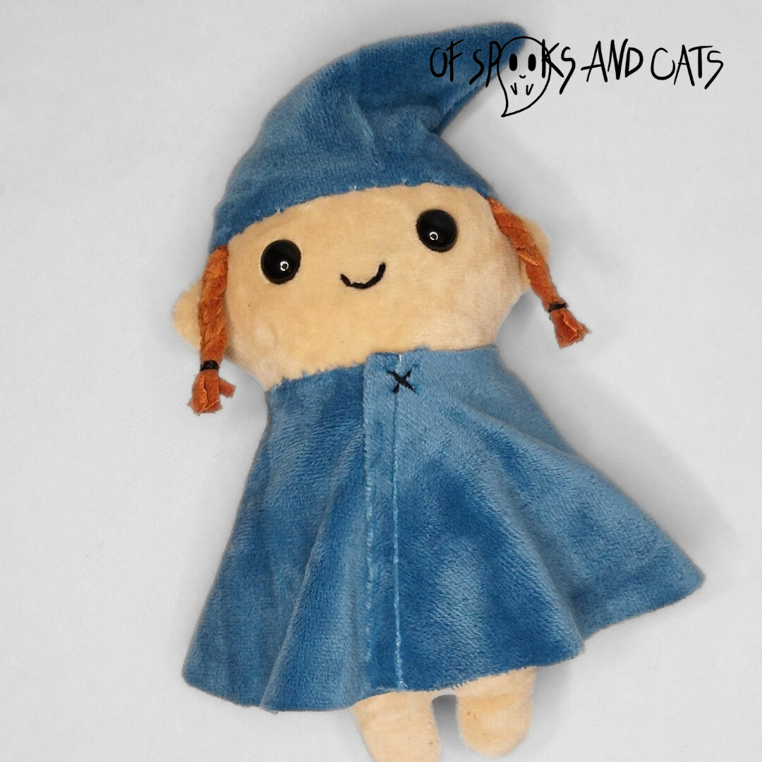 Yuna die Hexe - Kleines Kuscheltier Zauberer Magie Halloween - Sammlerstück