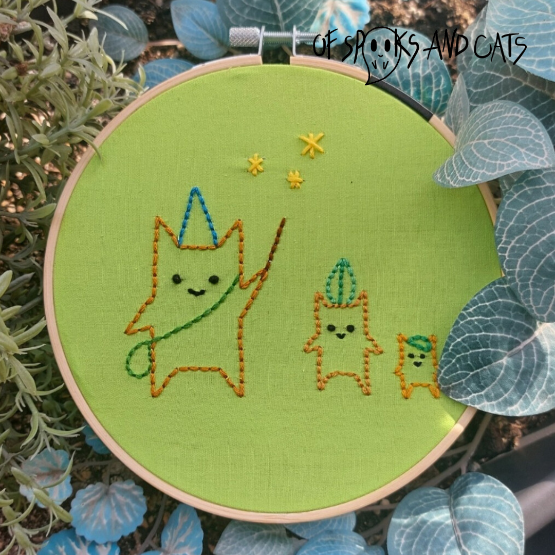 Die Kinder des Waldes - Handgesticktes Bild ⌀16cm