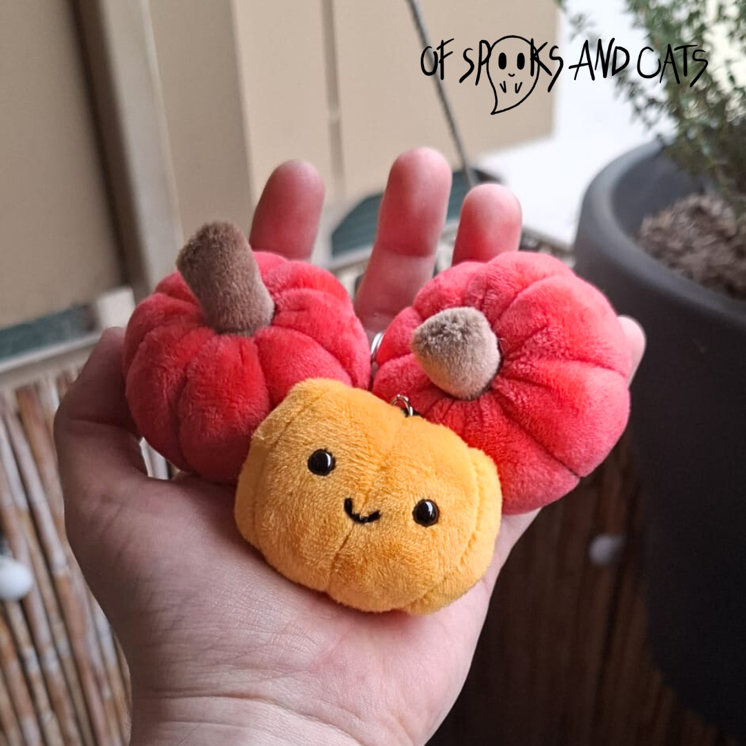Karl der Kürbis - Mini Kuscheltier Kürbis Halloween - Schlüsselanhänger - Sammlerstück