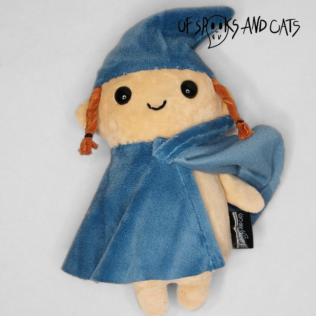 Yuna die Hexe - Kleines Kuscheltier Zauberer Magie Halloween - Sammlerstück